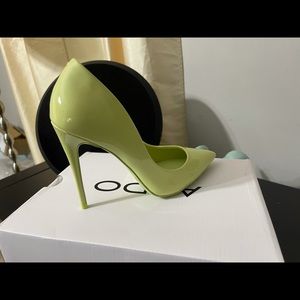 Green aldo pumps size 6